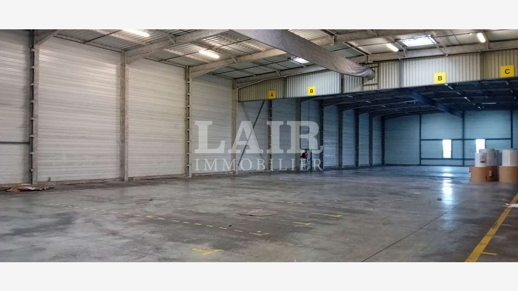 A vendre bâtiment industriel 6500m² à Ambrières
