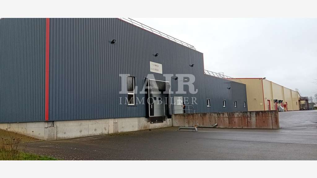 A vendre bâtiment industriel 6500m² à Ambrières