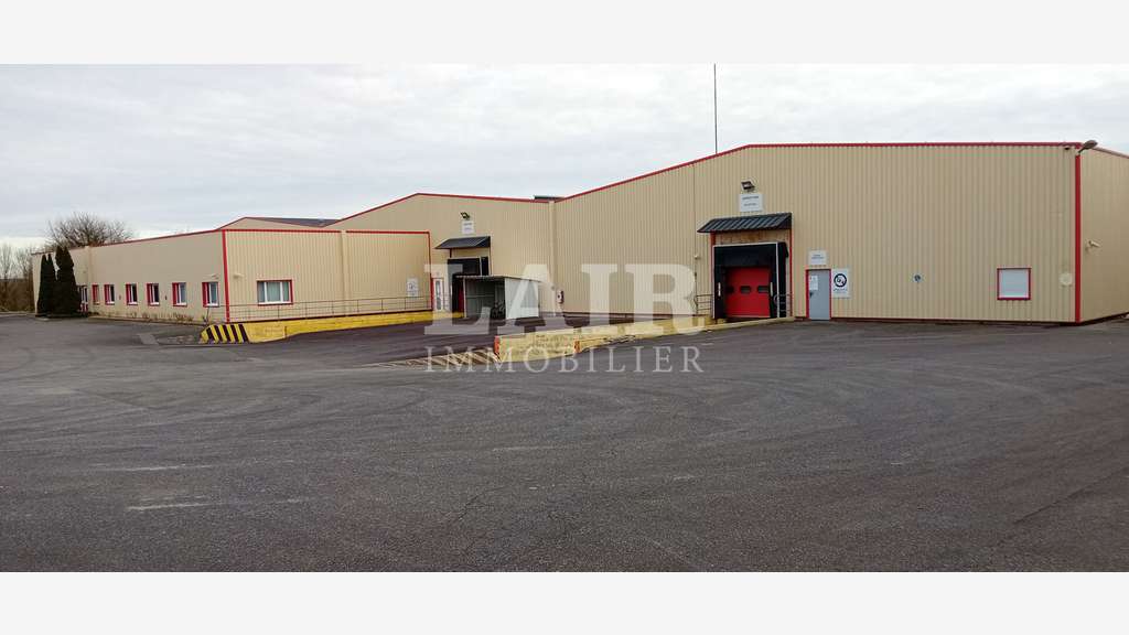 A vendre bâtiment industriel 6500m² à Ambrières