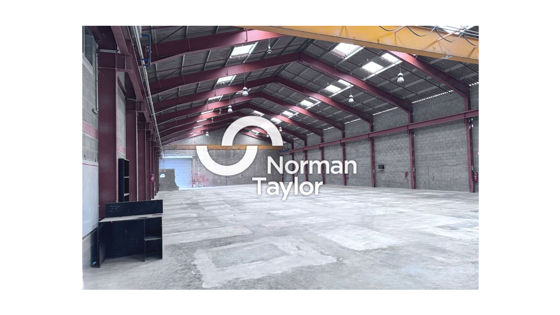 Bâtiment industriel 1995m² à vendre à Narbonne