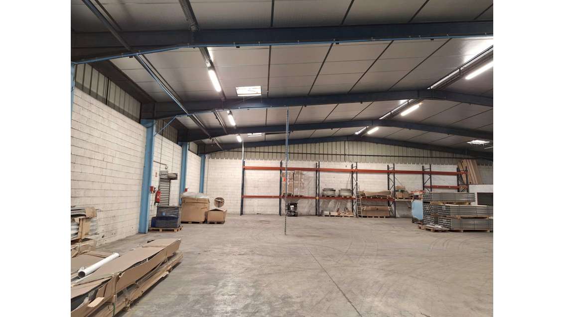 Vente bâtiment 1800m² à Puget-sur-Argens