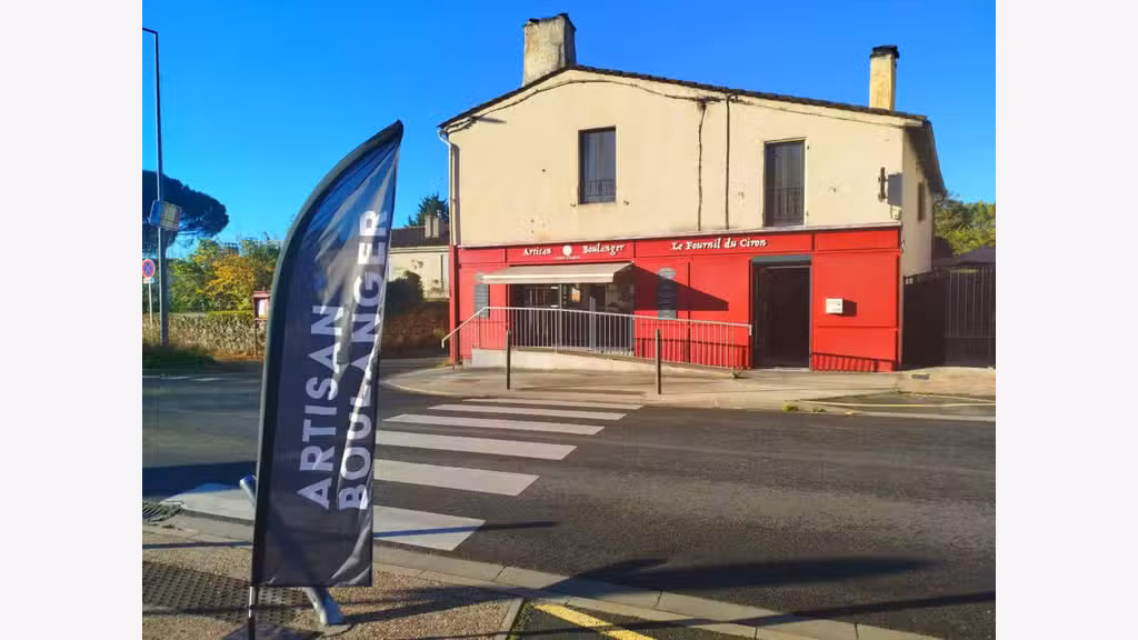 Immeuble commercial + boulangerie à vendre Cerons