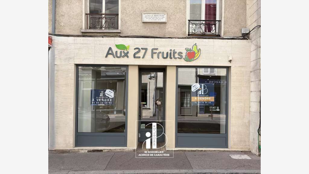 Murs de commerce libre 43m² rénové à Fontainebleau