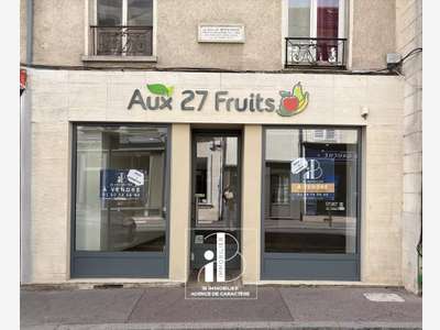 Murs de commerce libre 43m² rénové à Fontainebleau