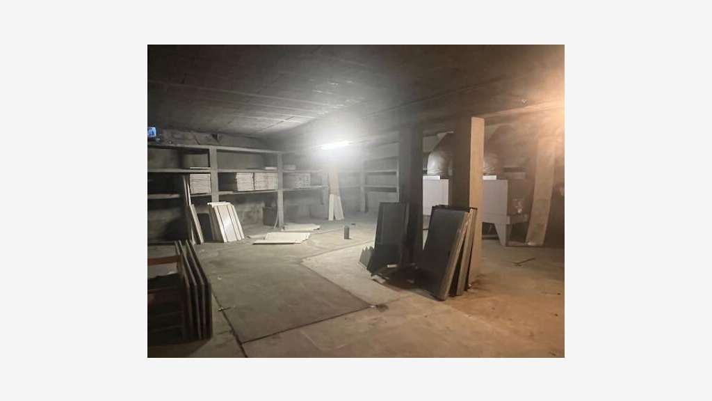 Vente local ancienne superette 500m² à Layrac