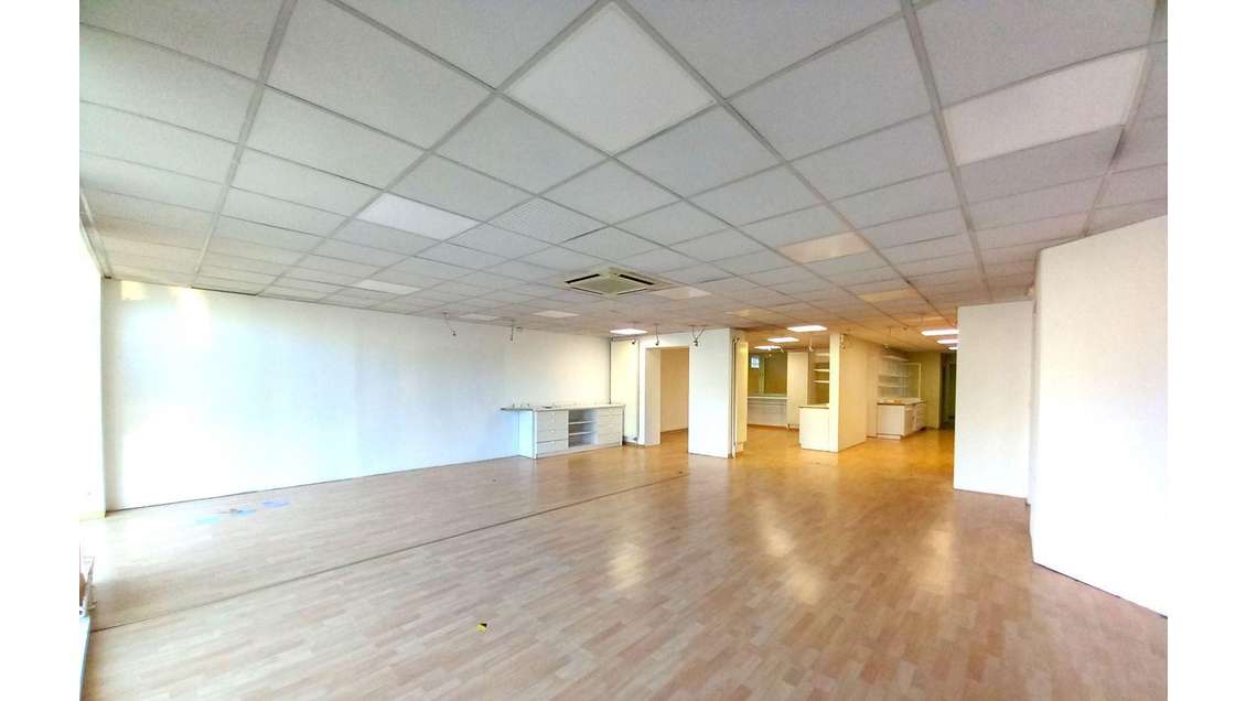 Vente local 490m² empl stratégique Stiring-Wendel