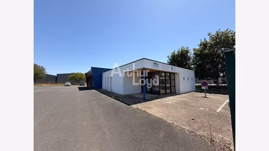 Bureaux de 294m² à vendre à Antran