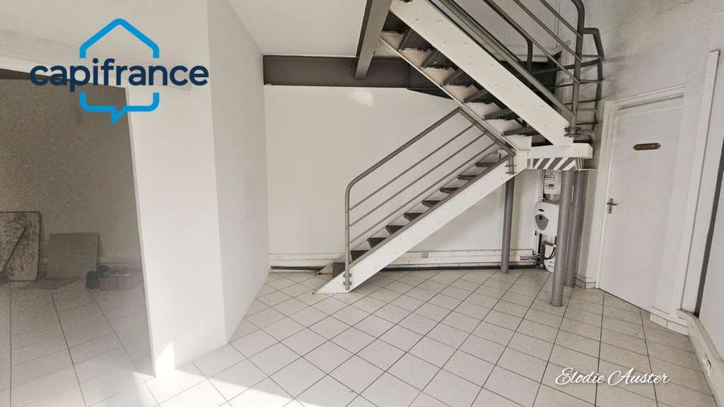 Local professionnel en duplex à Jarry Houelbourg