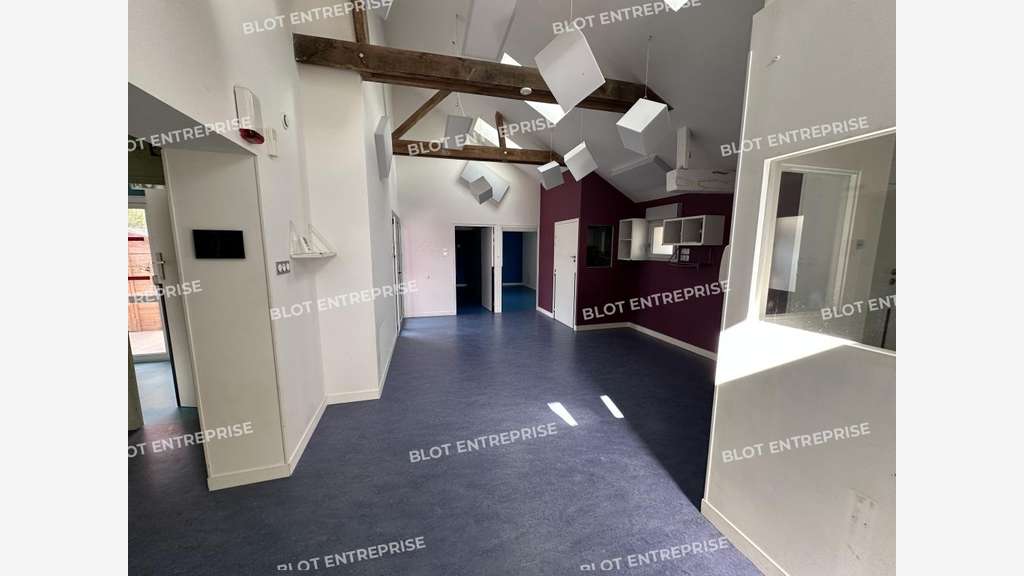 A VENDRE - BUREAUX 137 m² - BETTON
