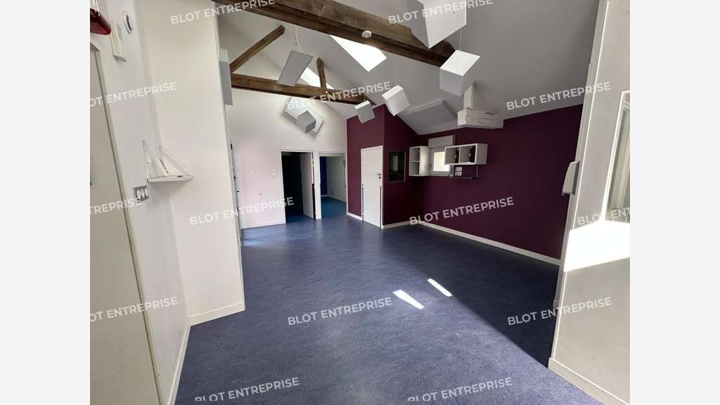 A VENDRE - BUREAUX 137 m² - BETTON