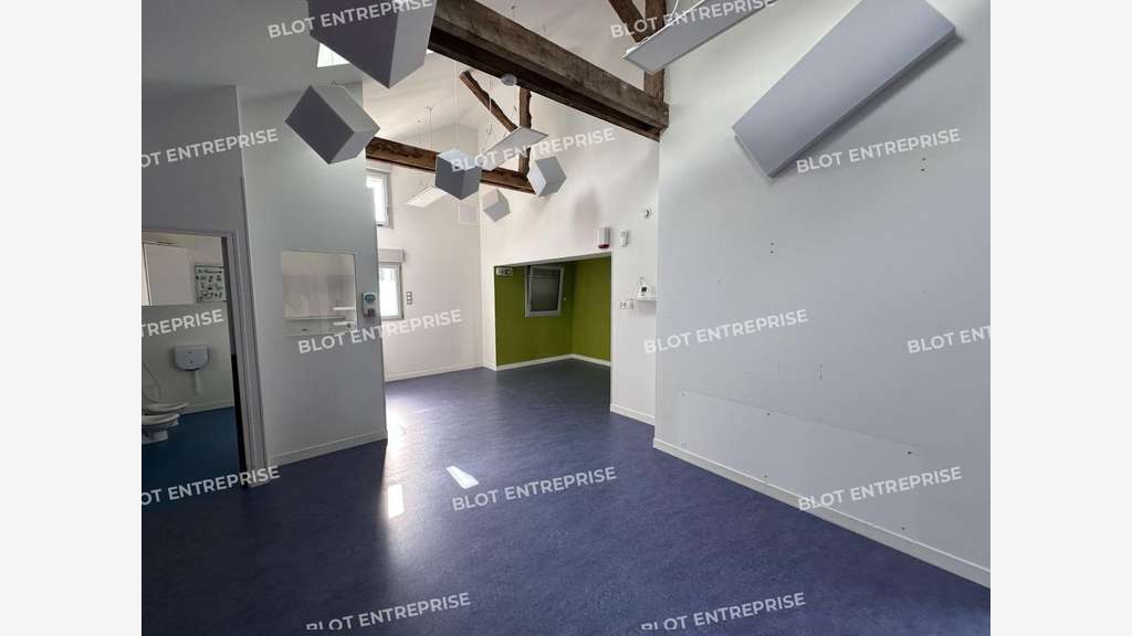 A VENDRE - BUREAUX 137 m² - BETTON