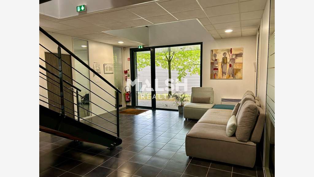 BUREAUX À VENDRE OU À LOUER - 696 m² - BRIGNAIS
