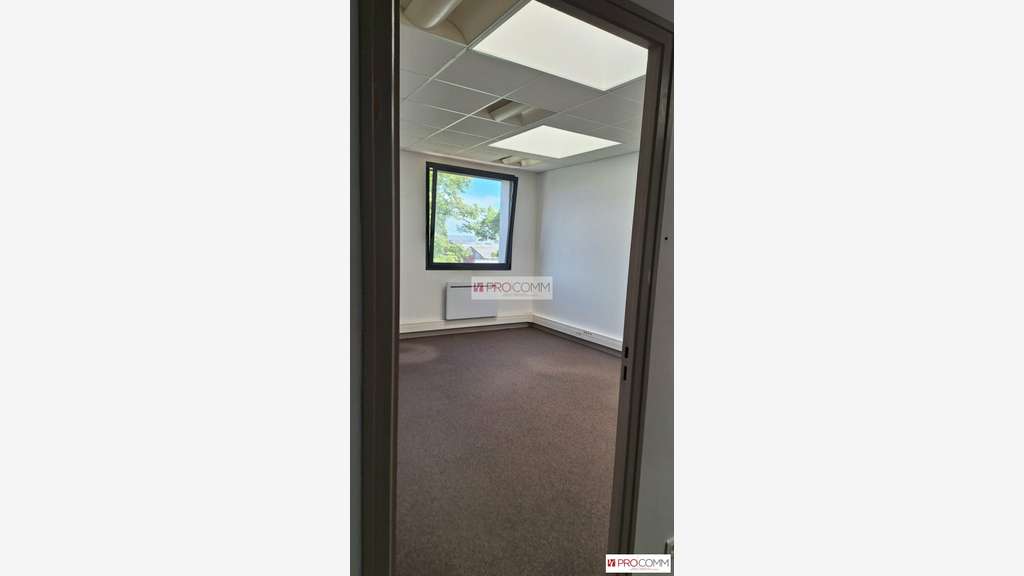 Bureaux 101m² R+1 à vendre à Chartres