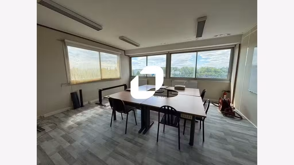 Vente Bureaux 199m² Evry courcouronnes
