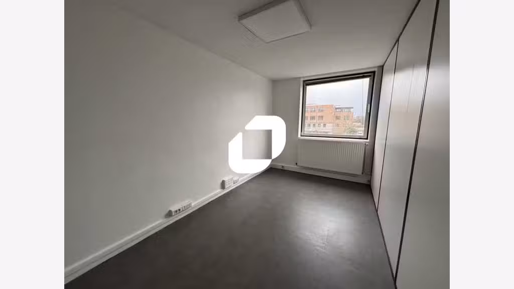 Vente Bureaux 74m² Evry courcouronnes