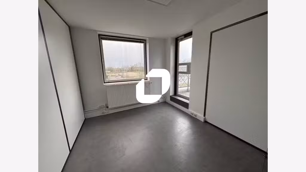 Vente Bureaux 74m² Evry courcouronnes