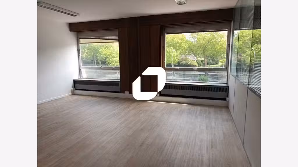 Vente Bureaux 390m² Croix