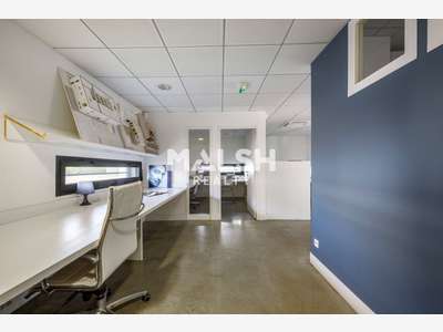 Bureaux à vendre ou louer 169m² à Décines-Charpieu