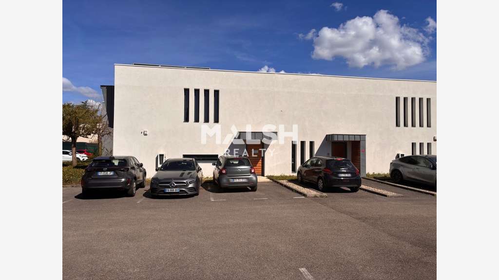 Bureaux à vendre ou louer 169m² à Décines-Charpieu