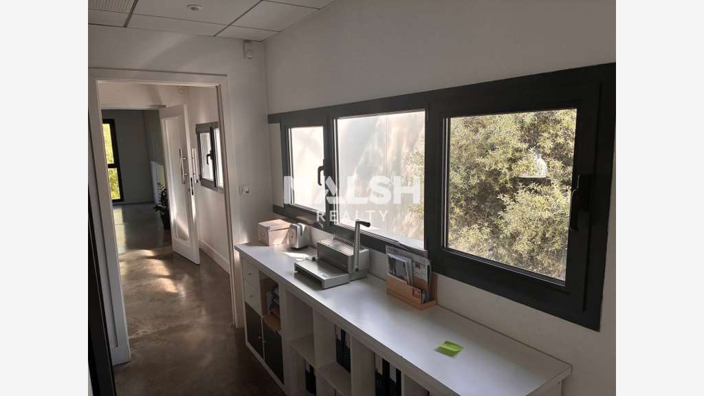 Bureaux à vendre ou louer 169m² à Décines-Charpieu