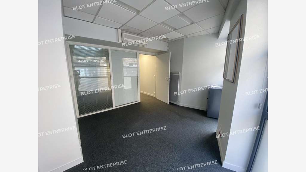 À VENDRE - BUREAUX / LOCAL COMMERCIAL - 270m² - D