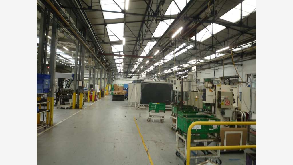 ESSOMES SUR MARNE (02) à vendre locaux 