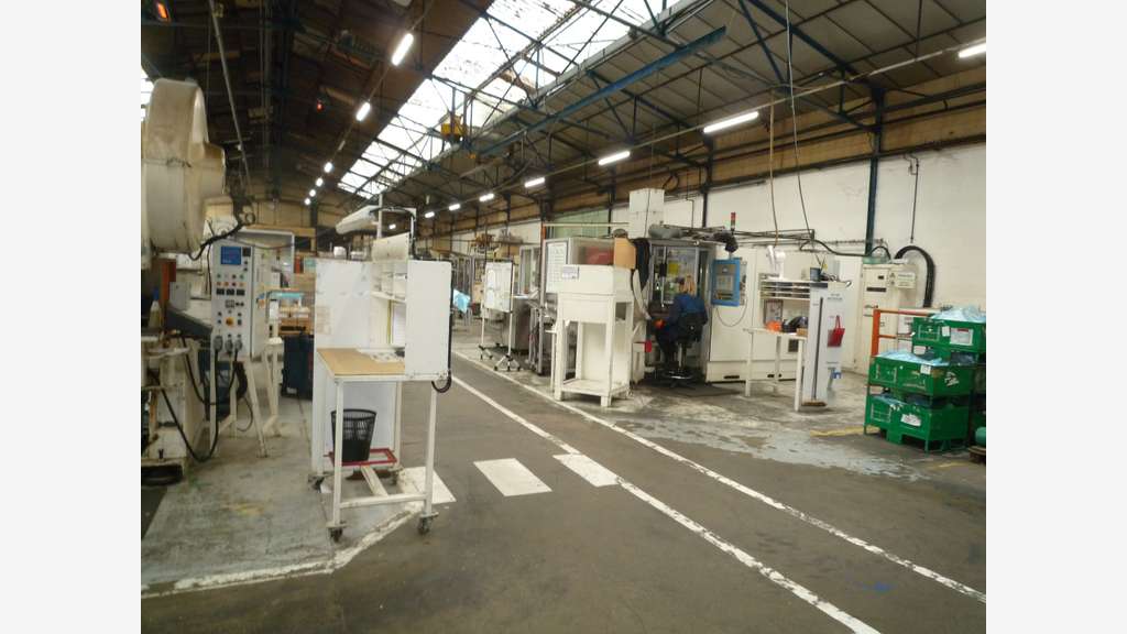 ESSOMES SUR MARNE (02) à vendre locaux 