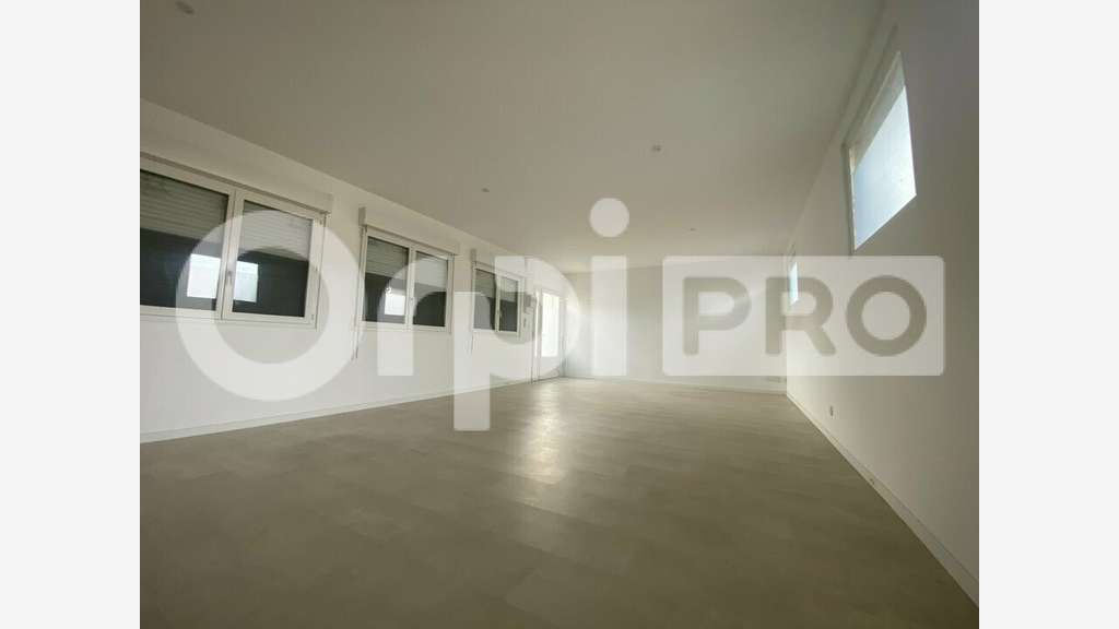 Vente bureaux clés en main de 90m² à Gleize