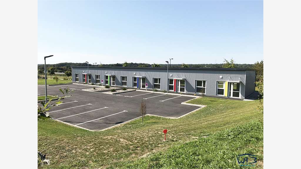 Vente bureau de 71m² avec kitchenette à Guer