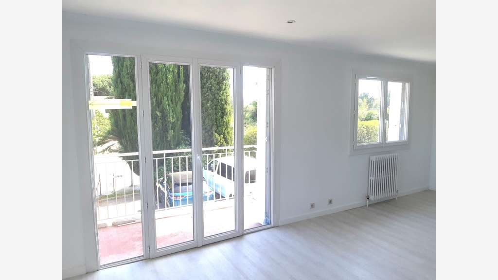 Vente local professionnel 117m² à Fréjus