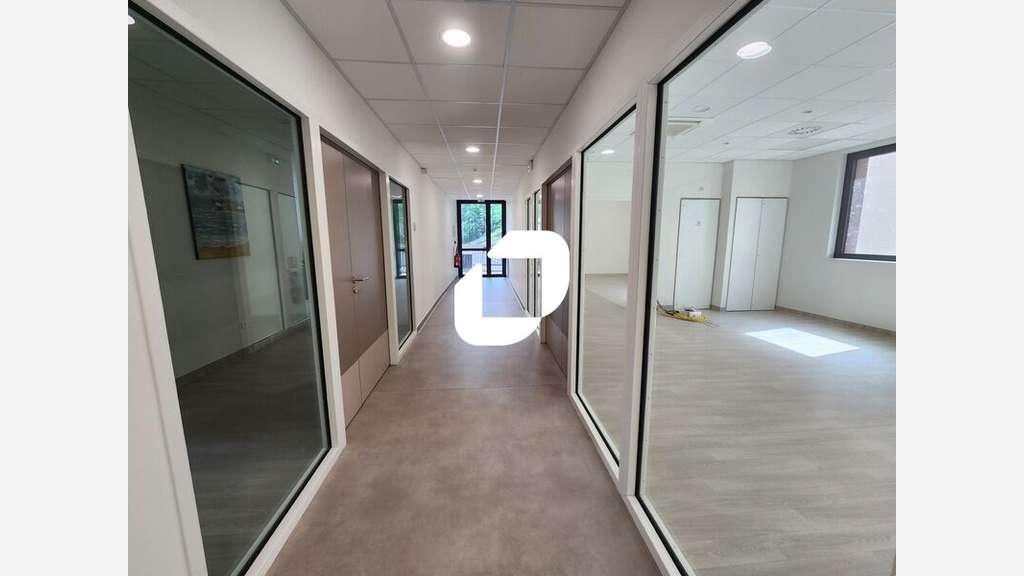 Vente Bureaux 1572m² Le port marly
