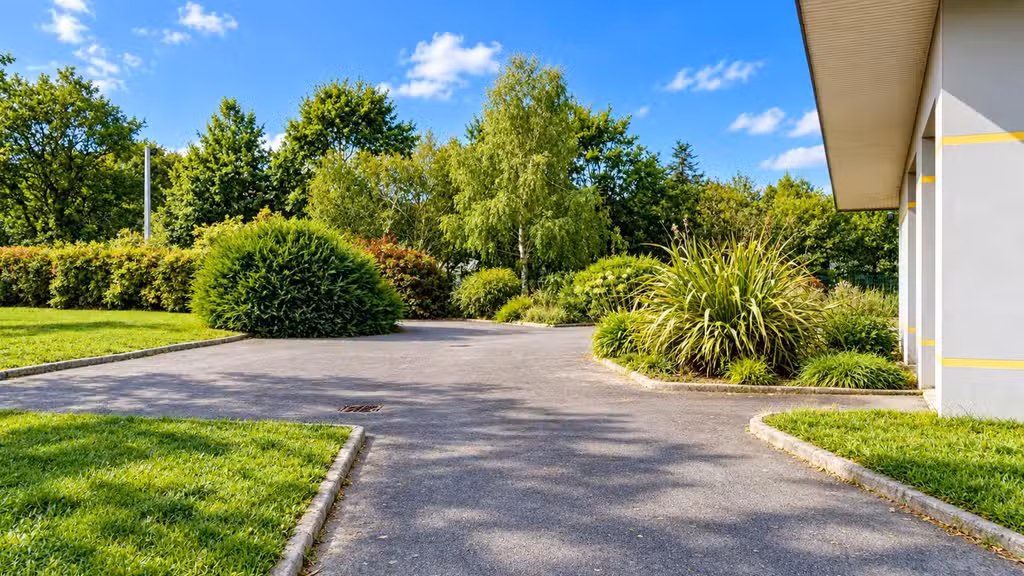 Vente bureau 72m² avec terrain et parking privatif