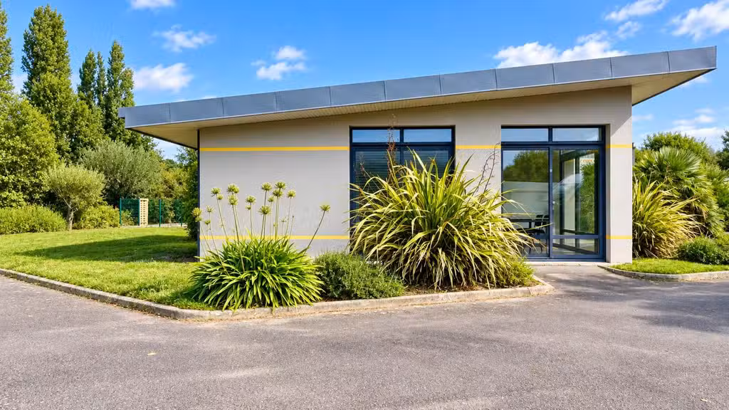 Vente bureau 72m² avec terrain et parking privatif