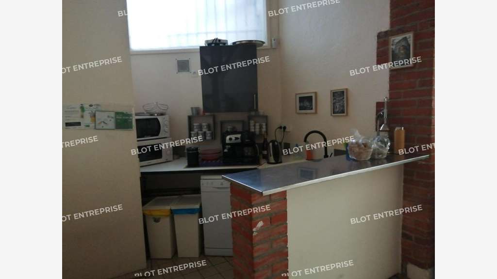 A VENDRE - BUREAUX - 327 M² - NANTES