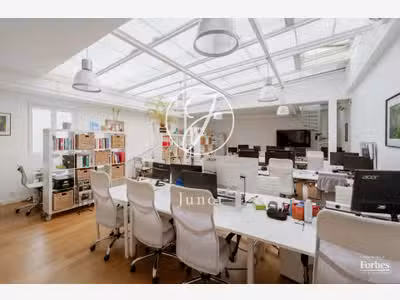 AV bureaux 197m² à Paris 10 faubourg Poissonnière