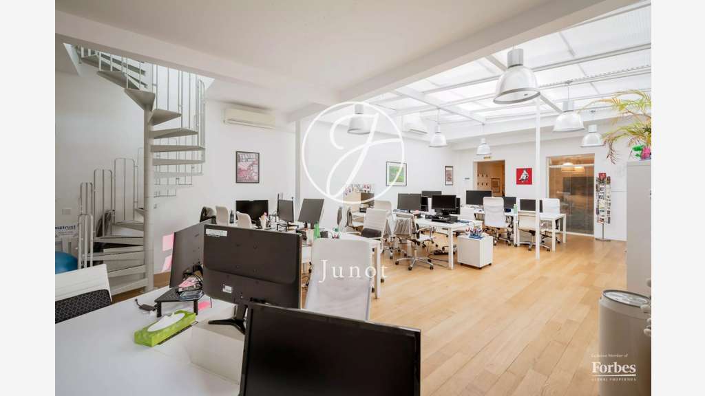 AV bureaux 197m² à Paris 10 faubourg Poissonnière