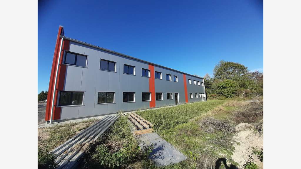 A VENDRE BUREAUX NEUFS de 42 m² à 182 m² environ à