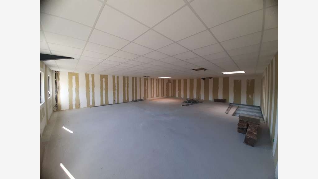 A vendre bureaux neufs 42m² à 182m² à Paulx