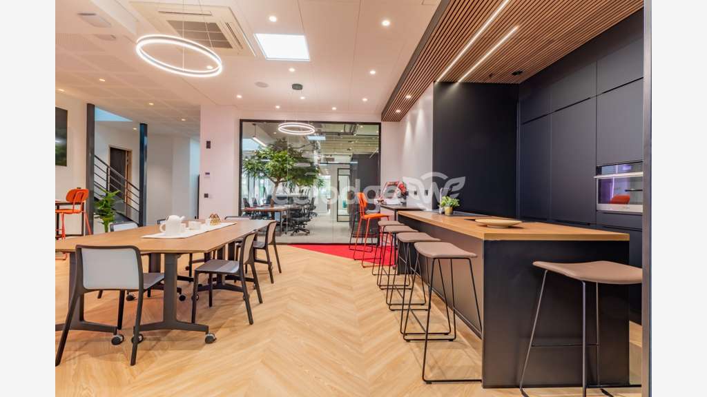 Vente magnifiques locaux aux portes de Cergy