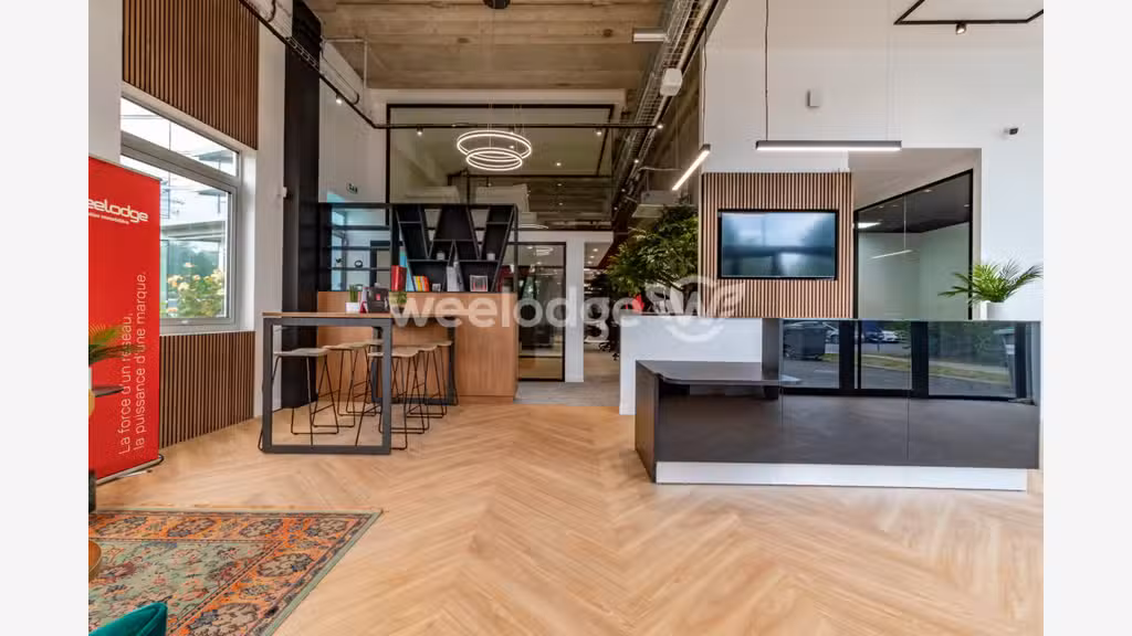 Vente magnifiques locaux aux portes de Cergy
