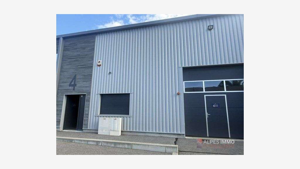 À VENDRE – LOCAL D’ACTIVITÉ 204 M² – RUMILLY