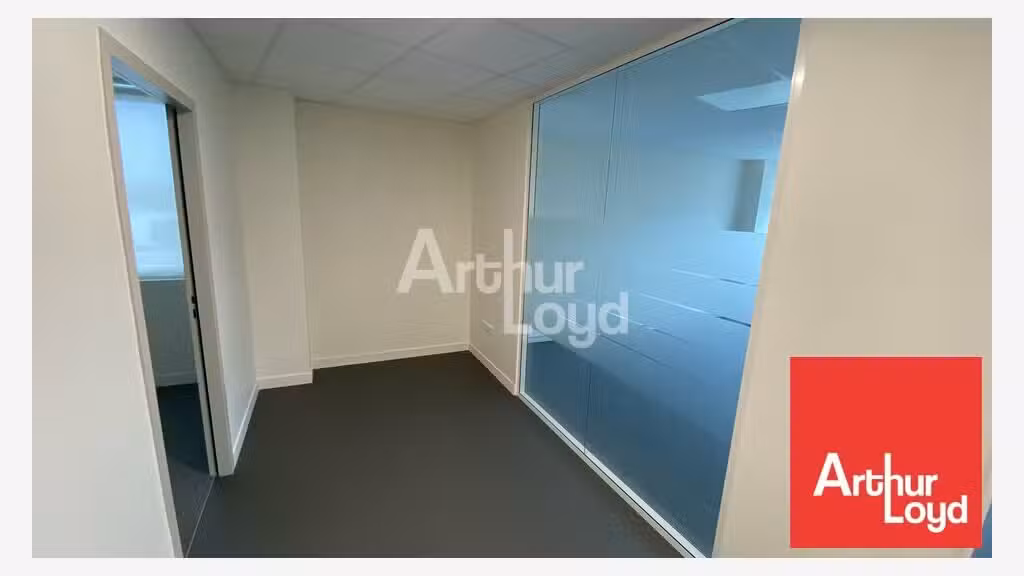 Bureaux de 152m² à vendre Saint Benoit Pré Médard 