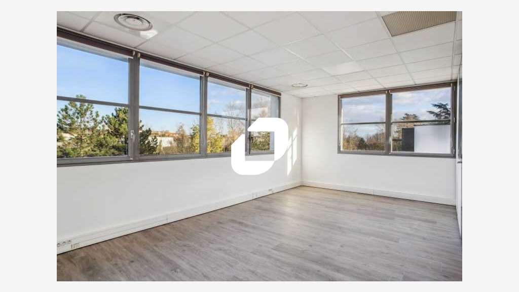 Vente Bureaux 345m² Saint genis laval