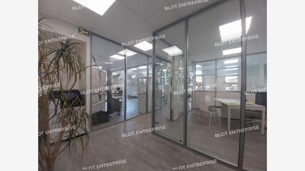 À VENDRE - À LOUER - BUREAUX - LOCAUX COMMERCIAUX 