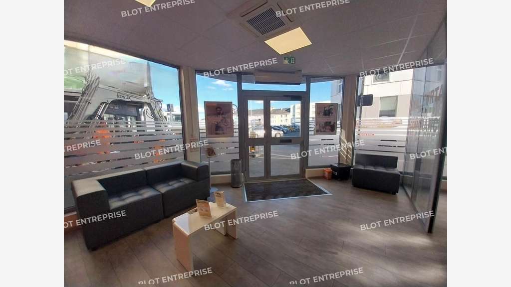À VENDRE - À LOUER - BUREAUX - LOCAUX COMMERCIAUX 