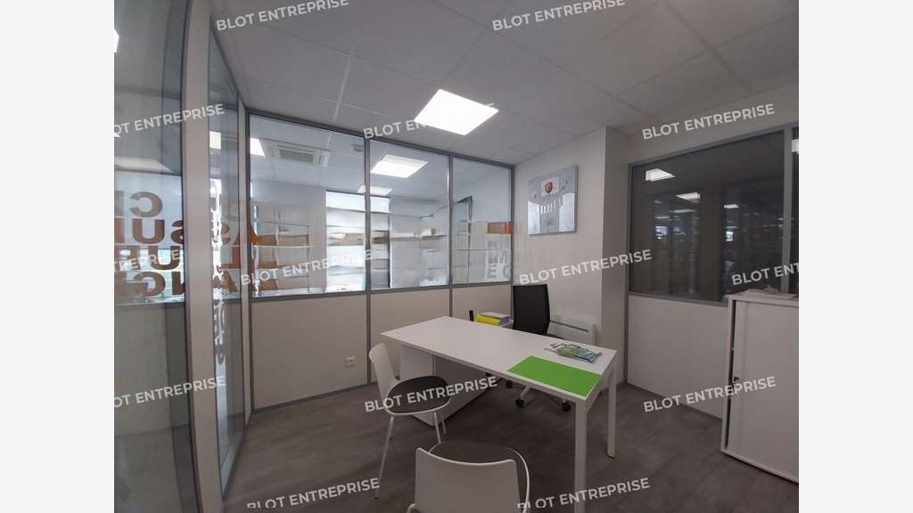 À VENDRE - À LOUER - BUREAUX - LOCAUX COMMERCIAUX 