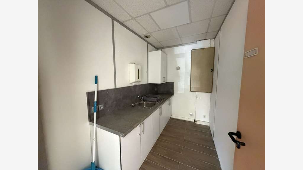 Bureau de 320m² à vendre parc d'activités Trappes