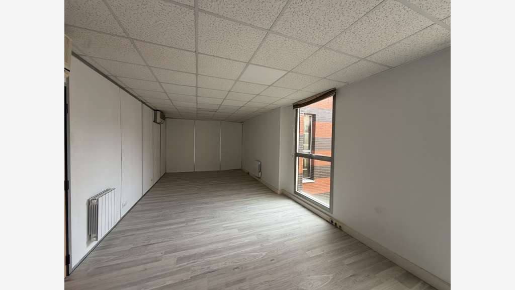 Bureau de 320m² à vendre parc d'activités Trappes