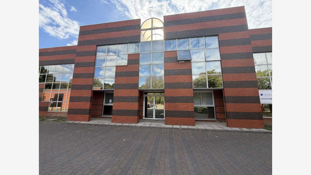 Bureau de 320m² à vendre parc d'activités Trappes