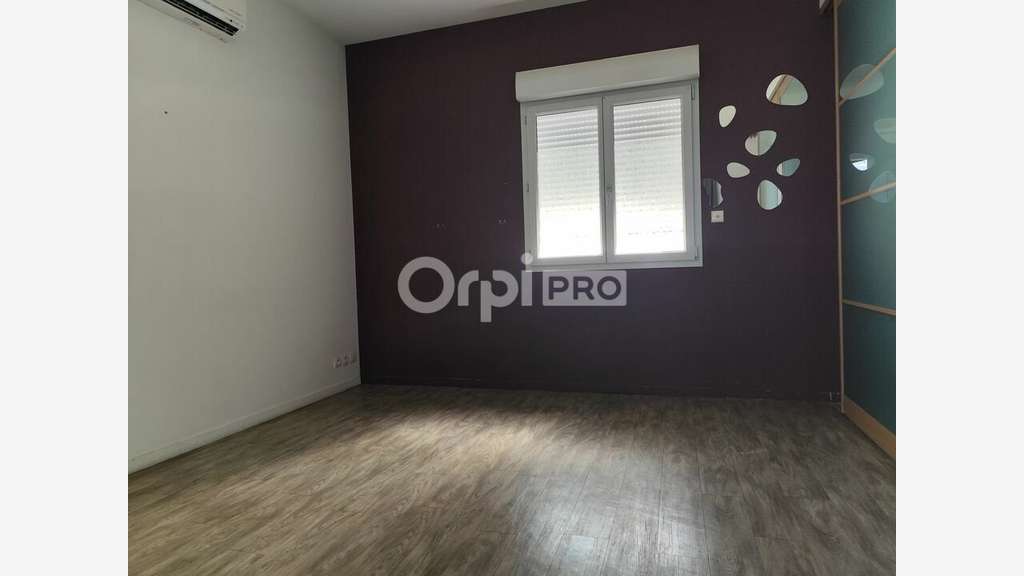 Bureau 124m² à vendre à Verneuil-sur-Vienne